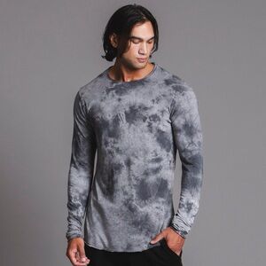 One Golden Thread Ultra-Soft Long Sleeve Crew Neck T-Shirt in Cloud Grey